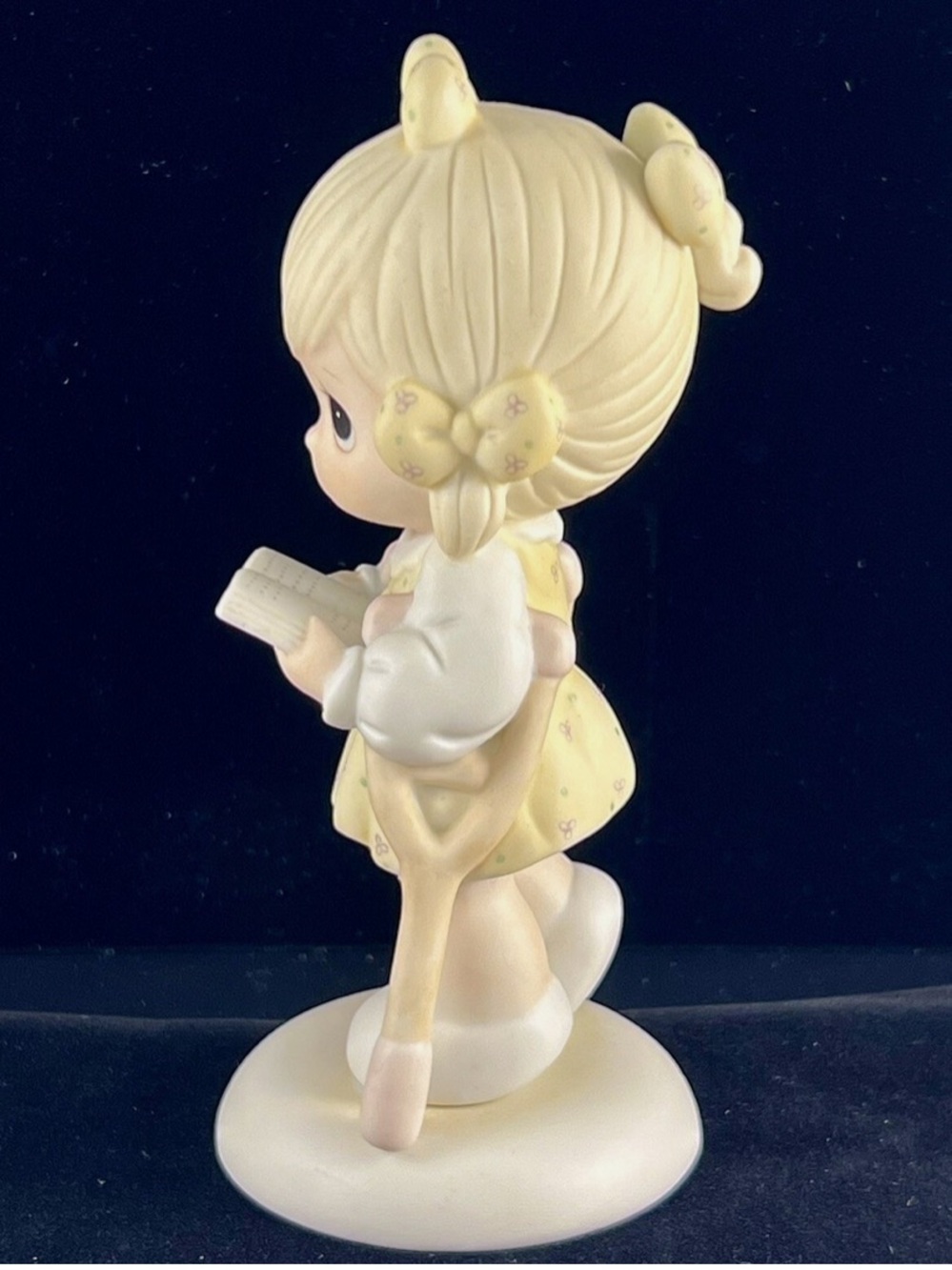 Precious Moments Figurine in Cream and Yellow - "He Walks With Me" - Picture 3 of 7